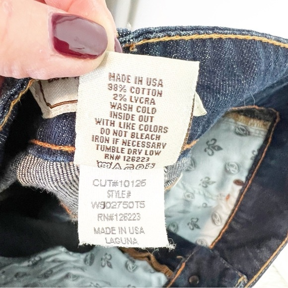 PRVCY WIDE LEG FLARE MID RISE 33” INSEAM DARK DENIM JEANS WOMENS
SZ 30 - Picture 5 of 5